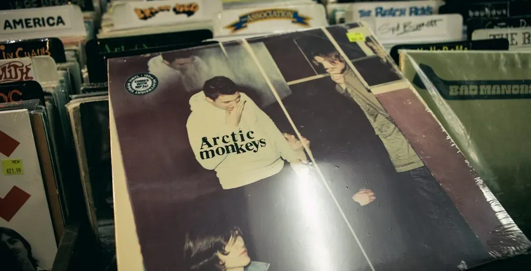 6. Do I Wanna Know? – Arctic Monkeys (2013) (Image Credits: Unsplash)
