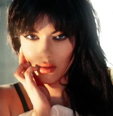 5. Phoebe Cates: From Fast Times to Blue Tree Boutique (Image Credits: Pexels)