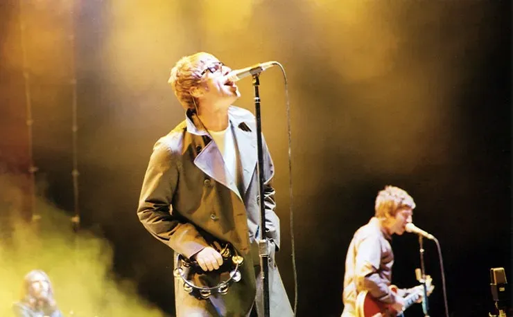 6. "Wonderwall" era success planted the seeds of the Gallagher feud (Image Credits: Wikimedia)