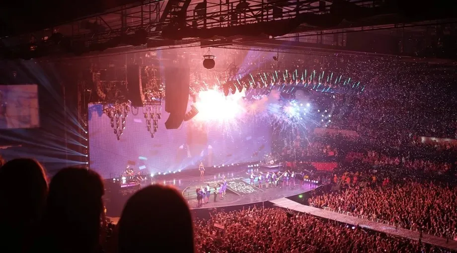 The Scale of the Eras Tour Made Her Even More Comfortable (Image Credits: Rawpixel)
