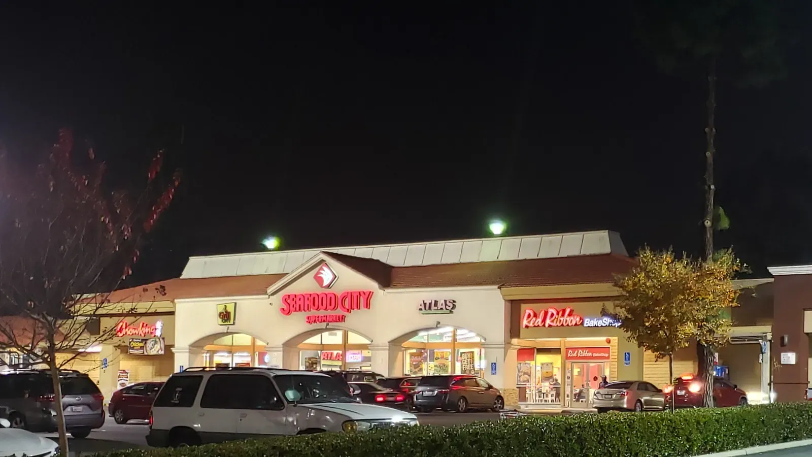 Seafood City Supermarket: Asian Grocery Done Right (Image Credits: Wikimedia)