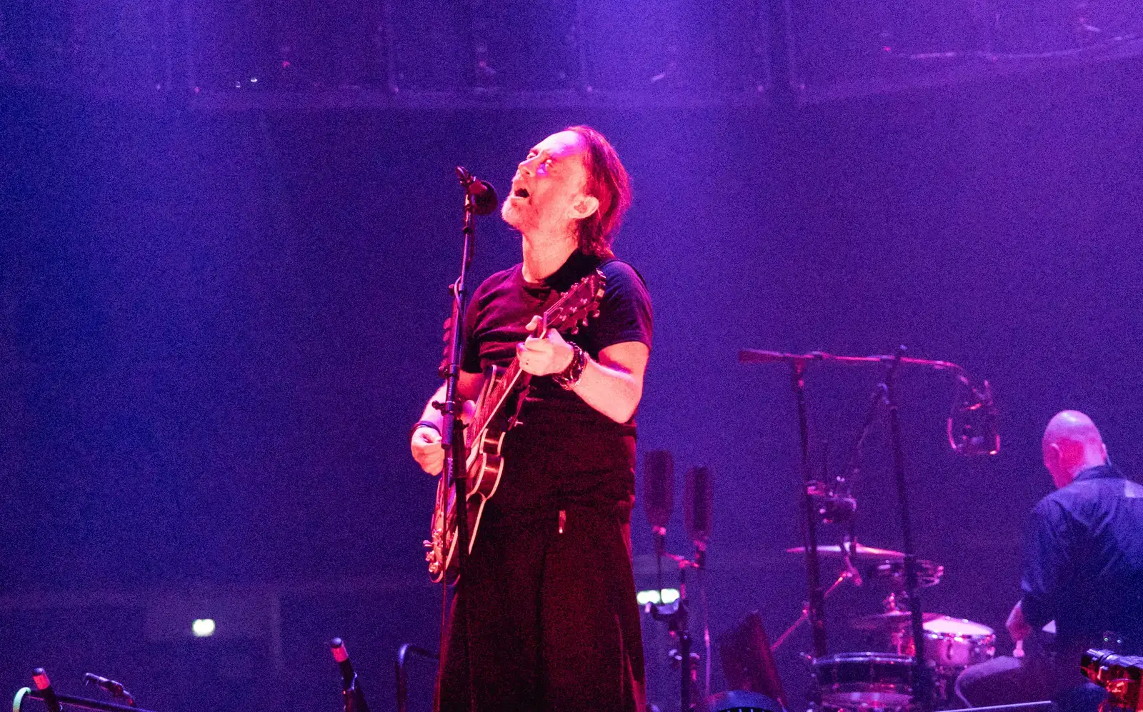 2. "Creep" – Radiohead (1992) (Image Credits: Wikimedia)