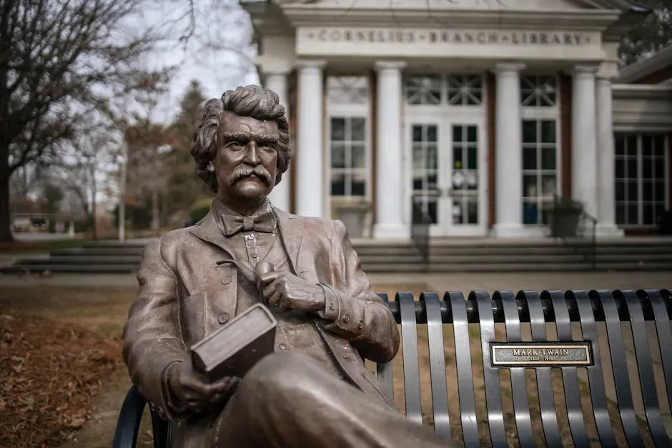 3. Mark Twain Predicted His Own Death to Within a Single Day (Image Credits: Pexels)