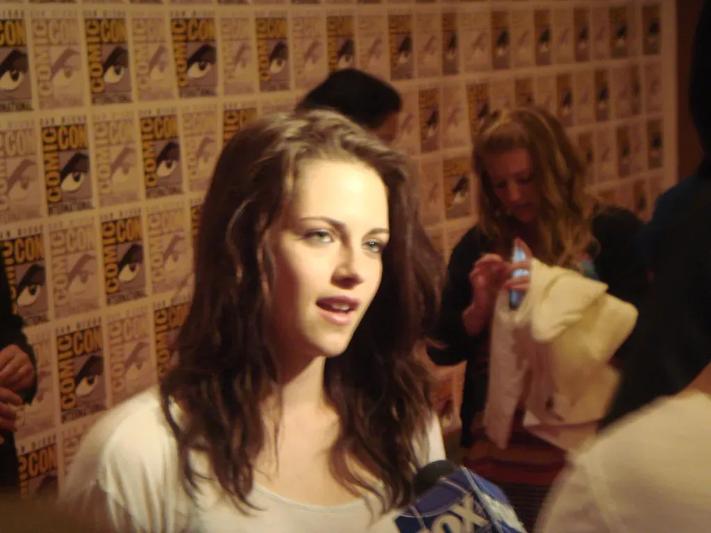 4. Bella Swan - The Twilight Saga (2008–2012) (Romain Brami, Flickr, CC BY-SA 2.0)
