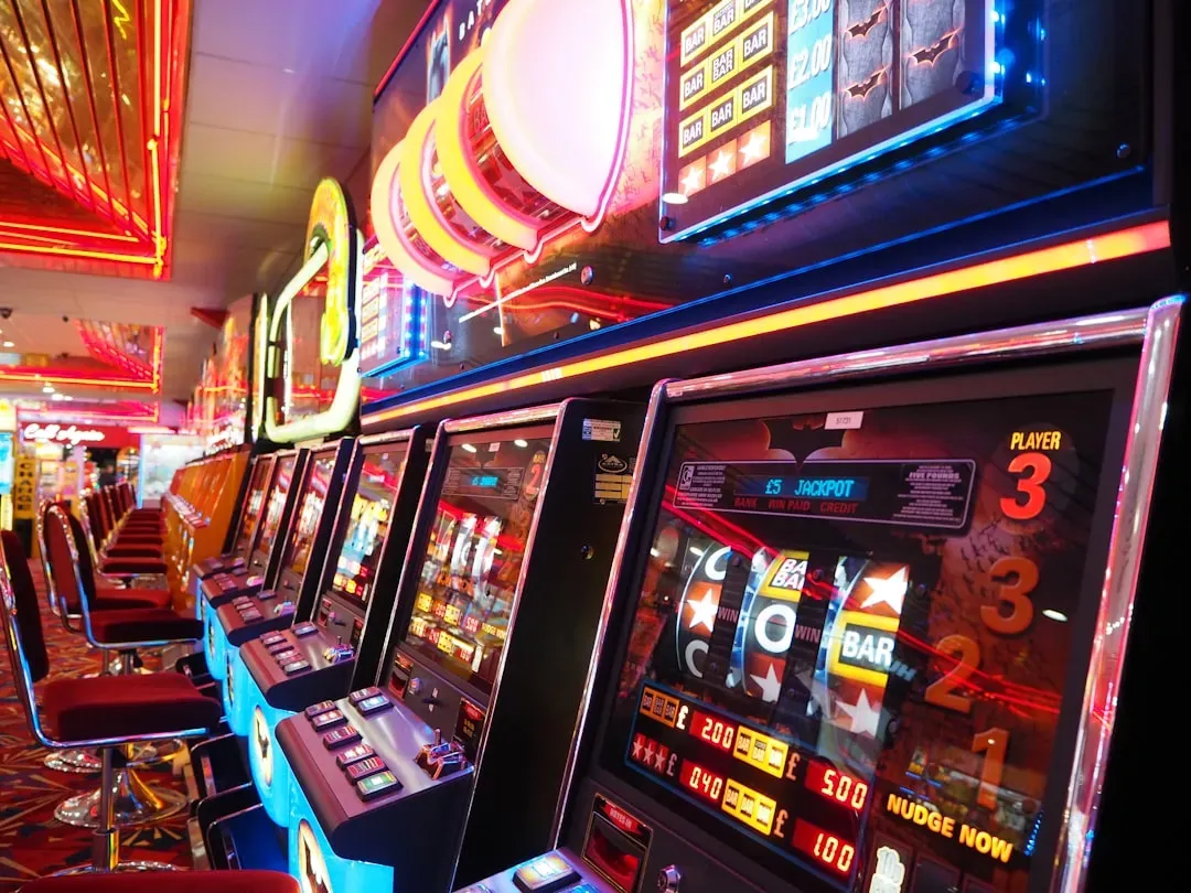 The Denomination Effect: Penny Slots Are the Quiet Drain (Image Credits: Unsplash)