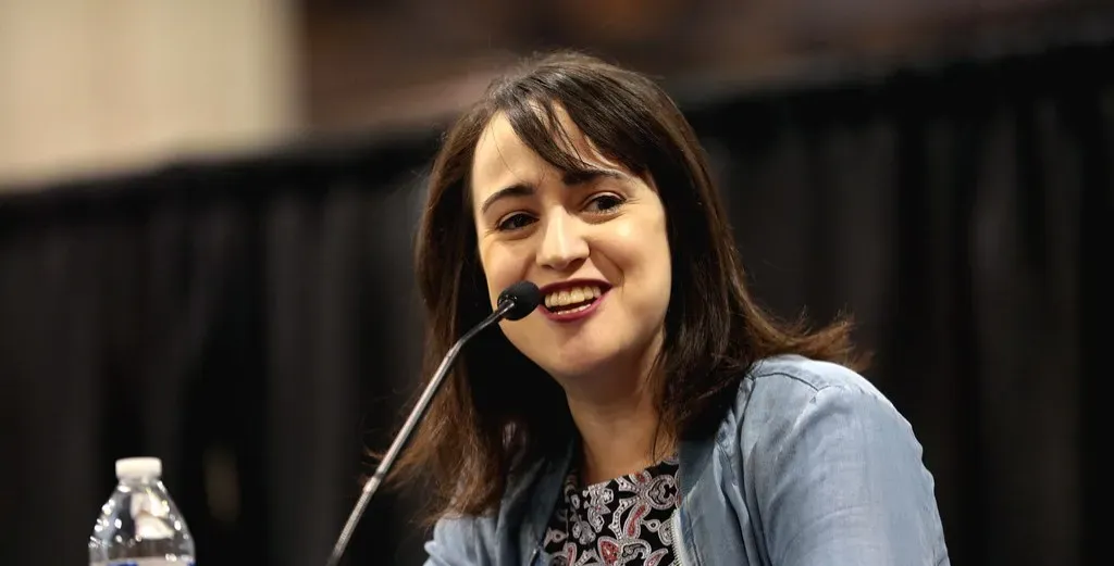 7. Mara Wilson (Image Credits: Flickr)