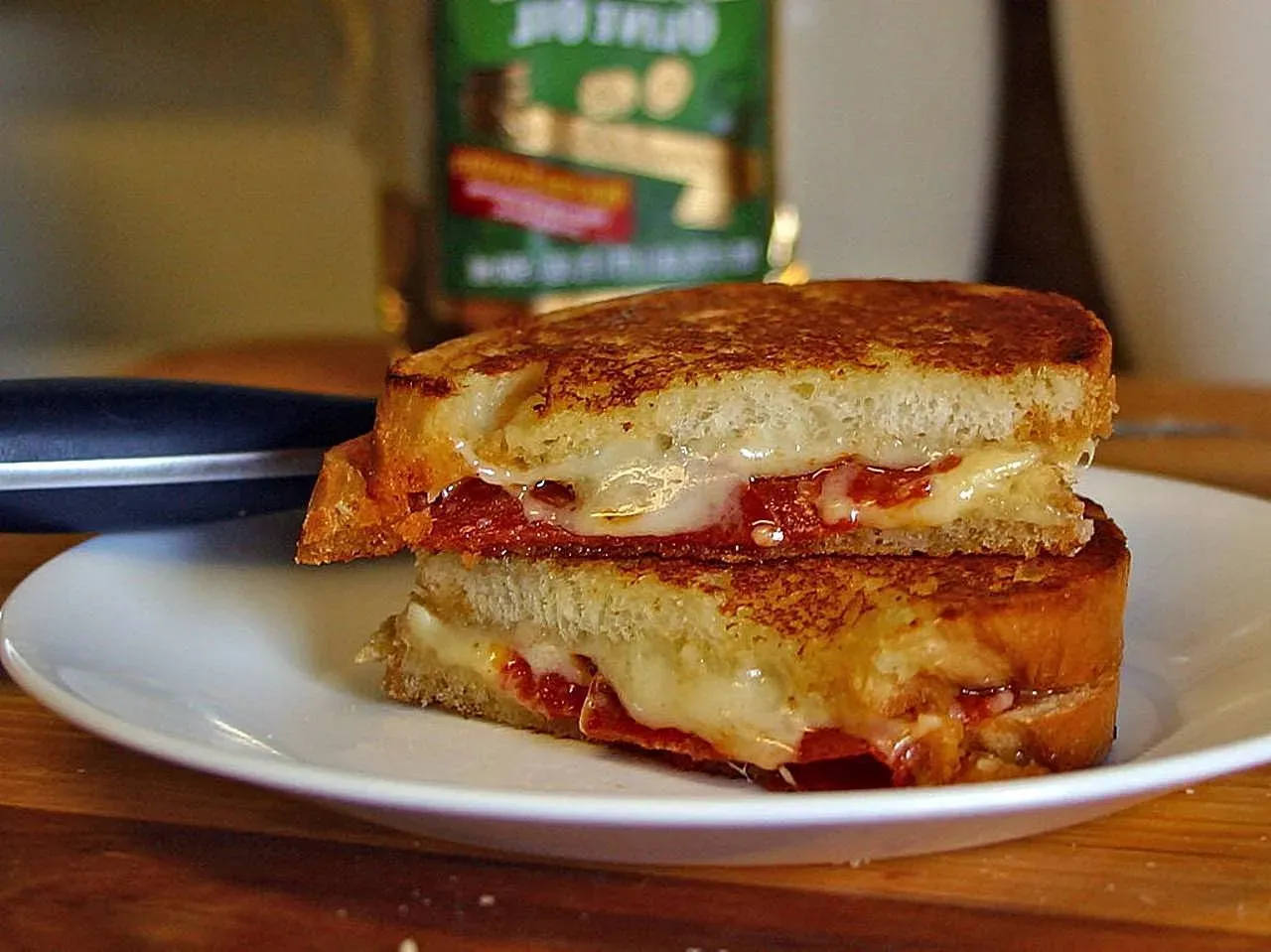 Grilled Cheese Sandwiches Get Artisanal (Image Credits: Wikimedia)