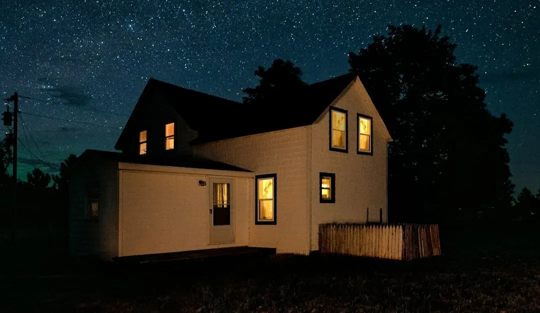 Dawn of the Dead and the Night Film Tradition: Night of the Living Dead (1968) (Image Credits: Unsplash)