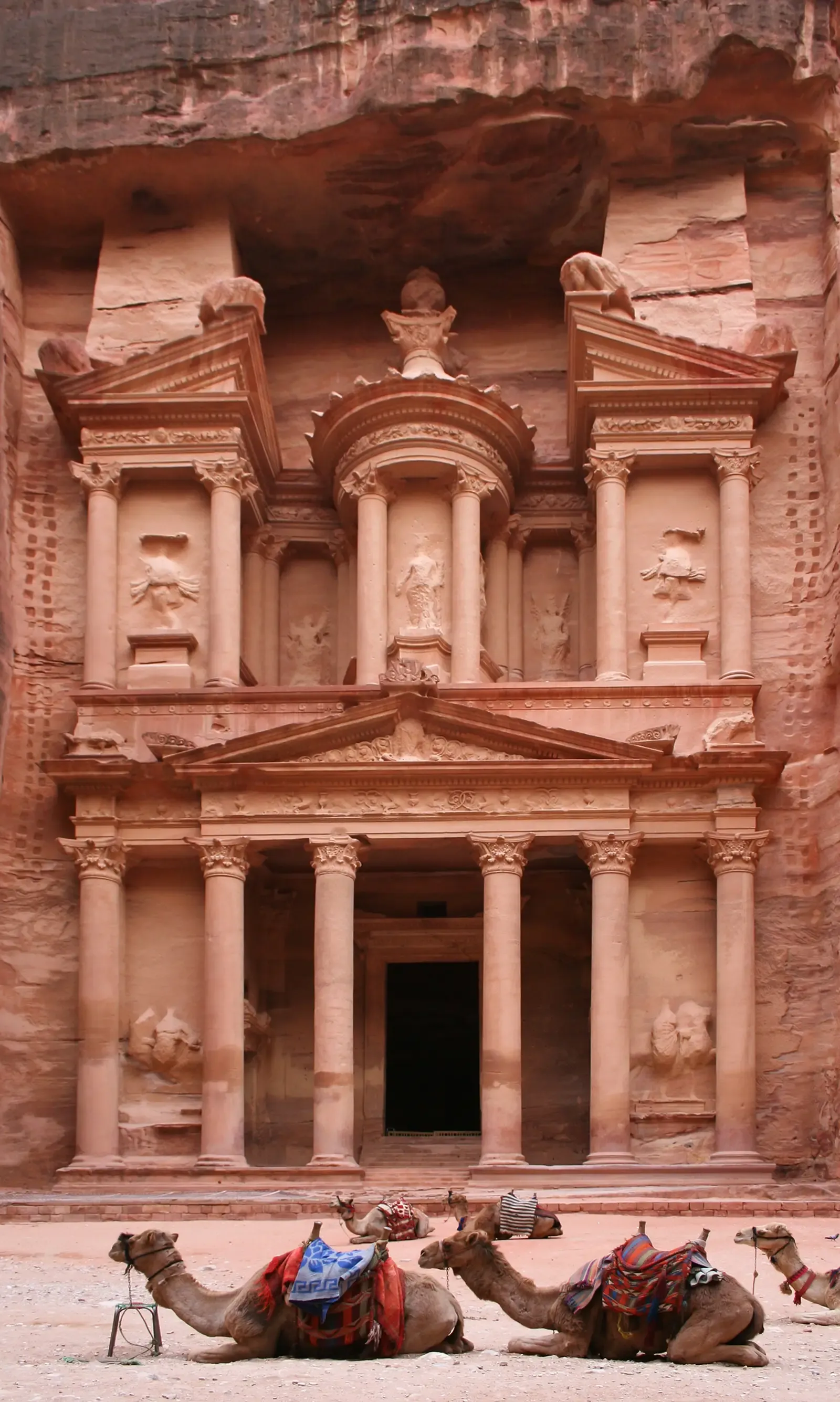 Petra: The Desert City Hiding Tombs Beneath Its Treasures (Image Credits: Wikimedia)