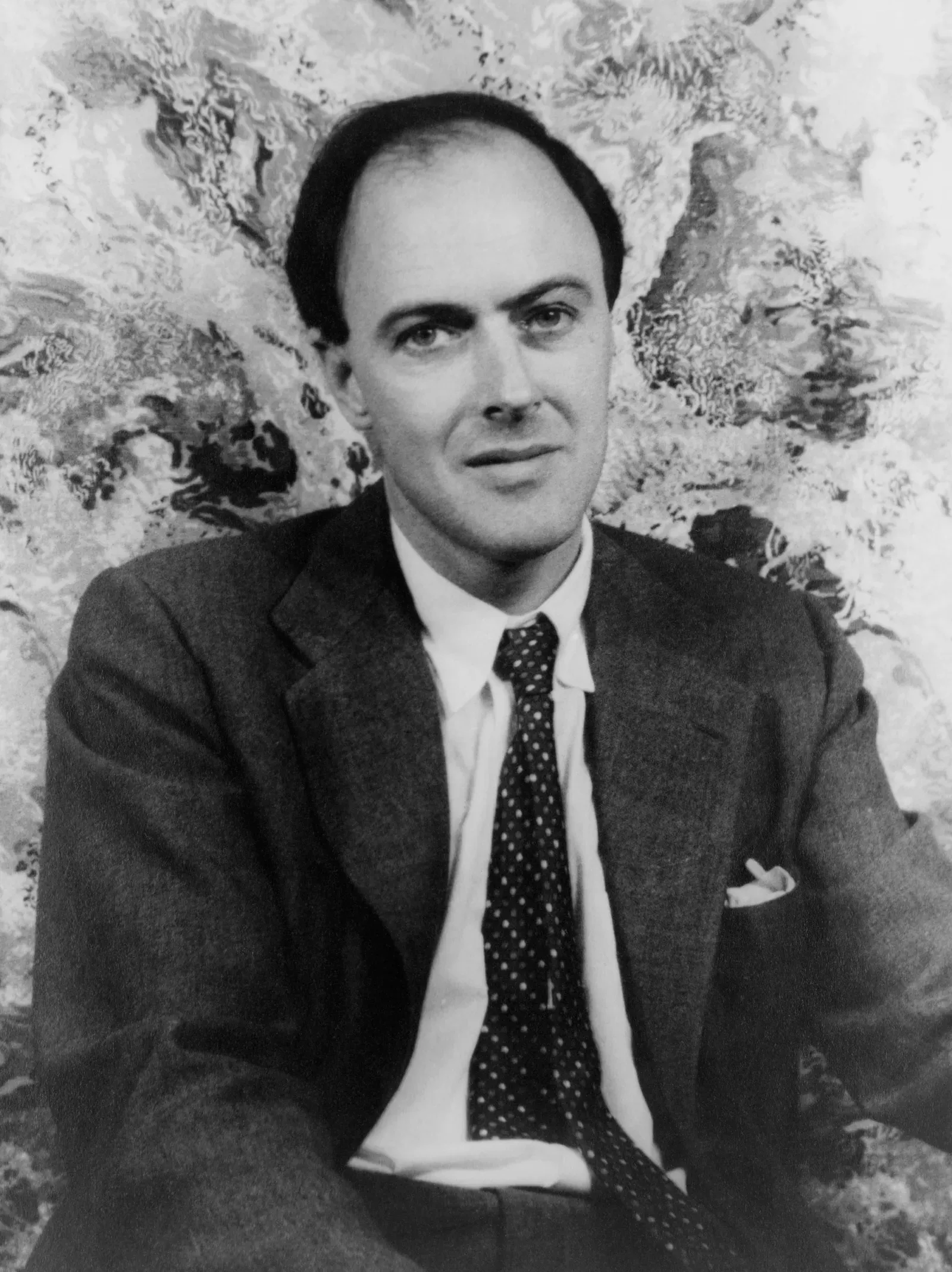 Roald Dahl and Charlie's Second Trip (This image is available from the United States Library of Congress's Prints and Photographs division under the digital ID cph.3c16610.This tag does not indicate the copyright status of the attached work. A normal copyright tag is still required. See Commons:Licensing., Public domain)