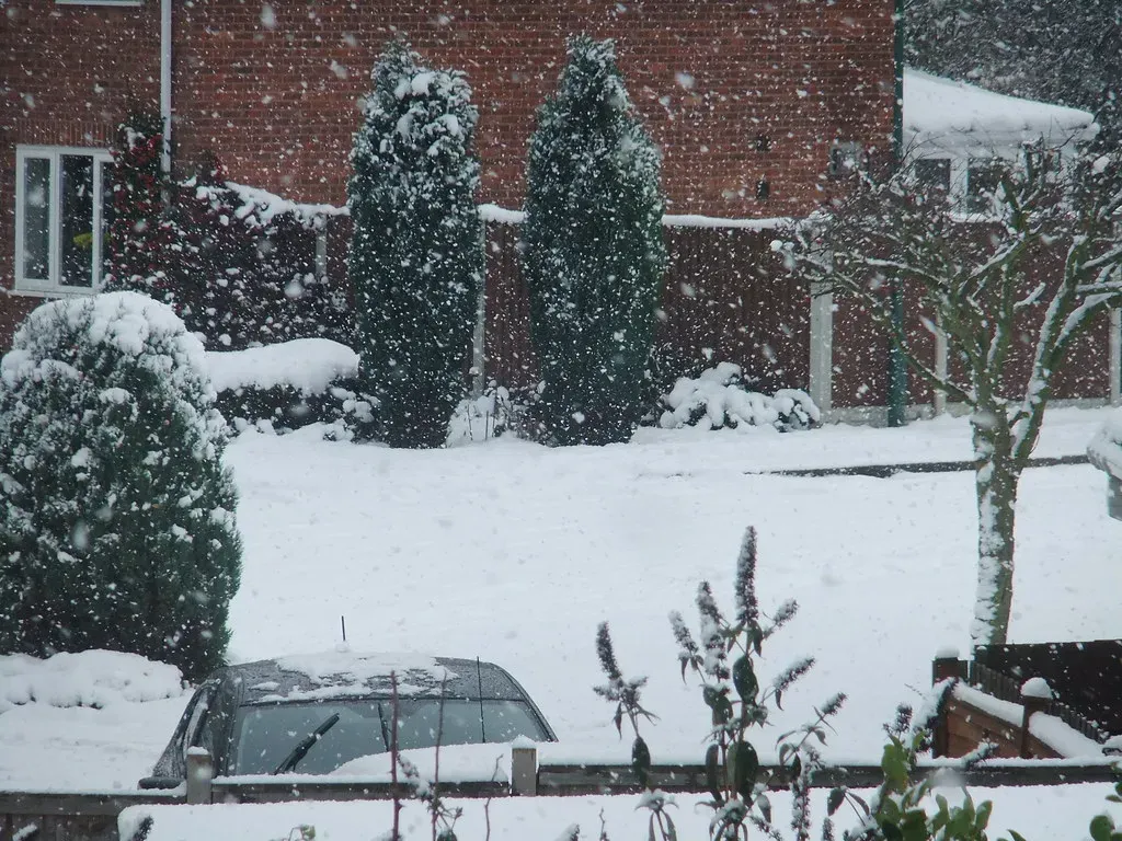 James Joyce's "The Dead" from Dubliners (1914): Snow Falling on the Living and the Dead (☺ Lee J Haywood, Flickr, CC BY-SA 2.0)