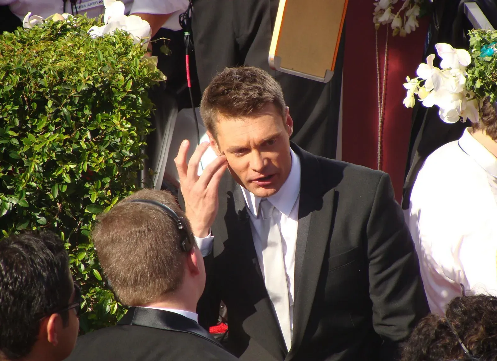 1. Ryan Seacrest (By Salpi Bezdjian (SBEZSTARZ365), CC BY 2.0)