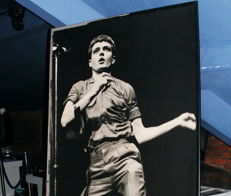 Joy Division - Unknown Pleasures (1979) - The Post-Punk Foundation That Took Years to Land (Image Credits: Flickr)