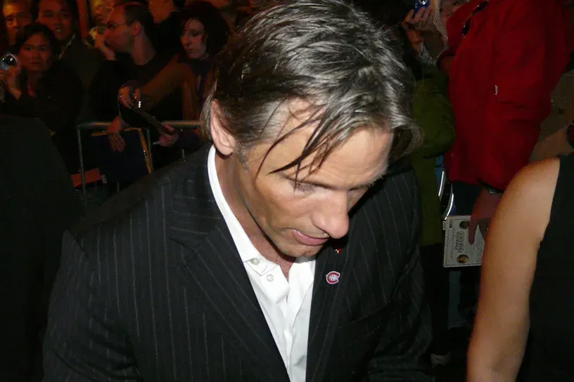 Viggo Mortensen's last minute call to replace an actor already on set (christopherharte, Flickr, CC BY-SA 2.0)
