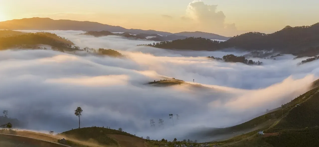 Natural Landscapes: Mountains, Oceans, and Open Sky (Image Credits: Pixabay)