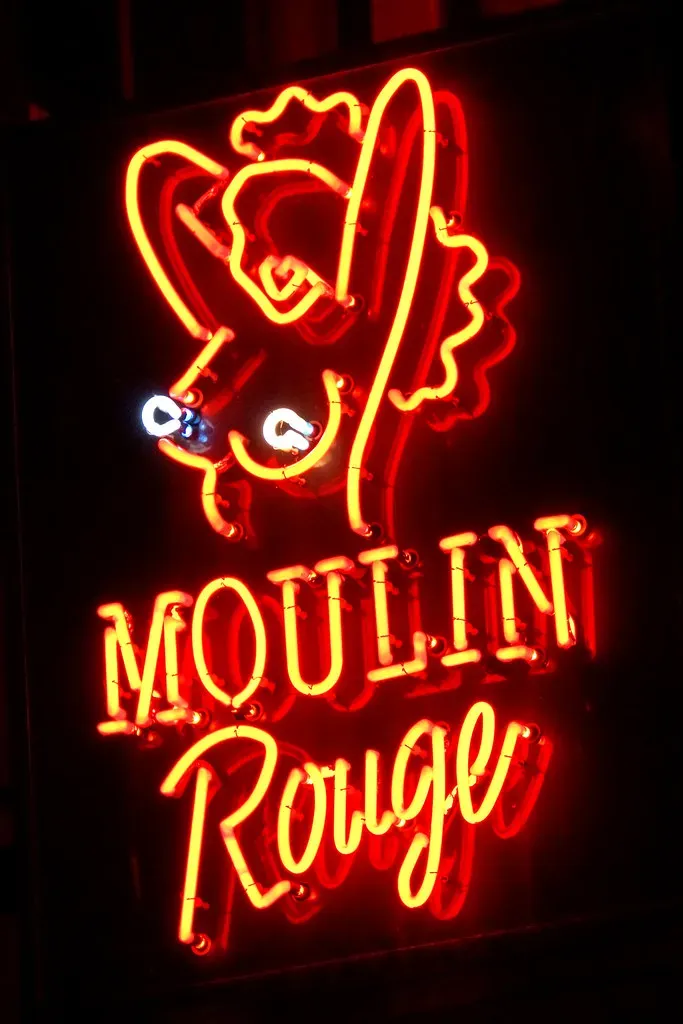 2. The Moulin Rouge Hotel Site - A Civil Rights Landmark Reduced to a Sign Frame (dgjarvis10@gmail.com, Flickr, CC BY-SA 2.0)