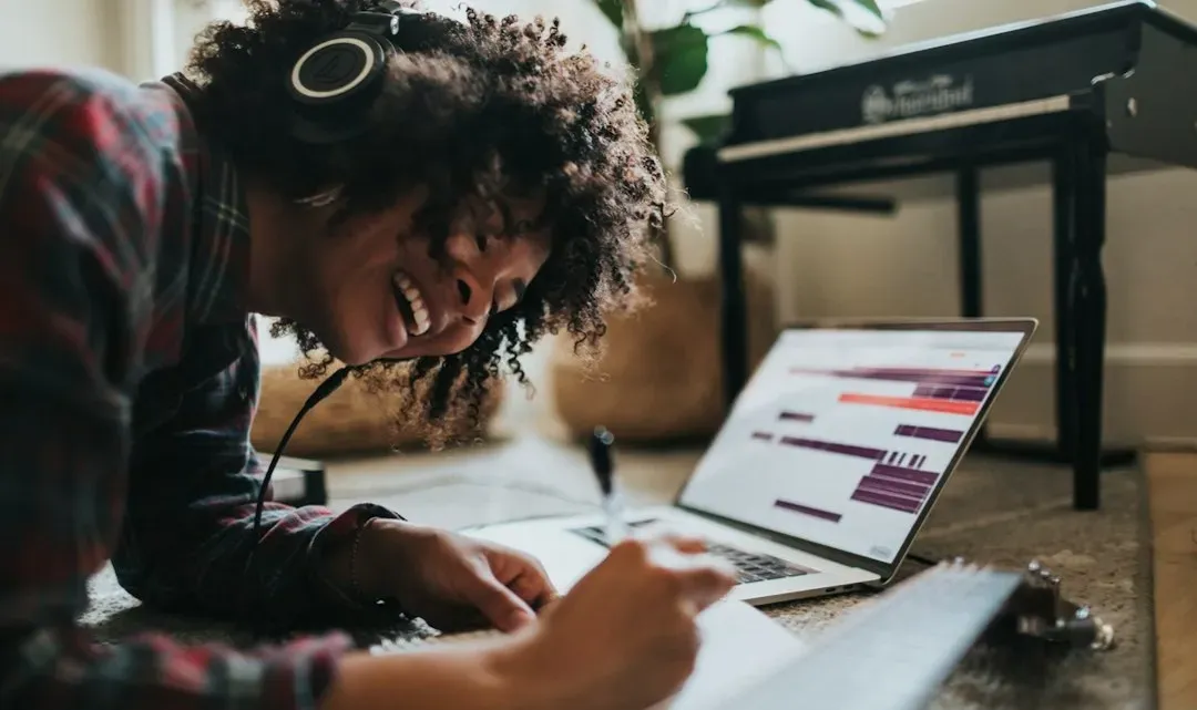 Ignoring Song Structure and Pacing (Image Credits: Unsplash)
