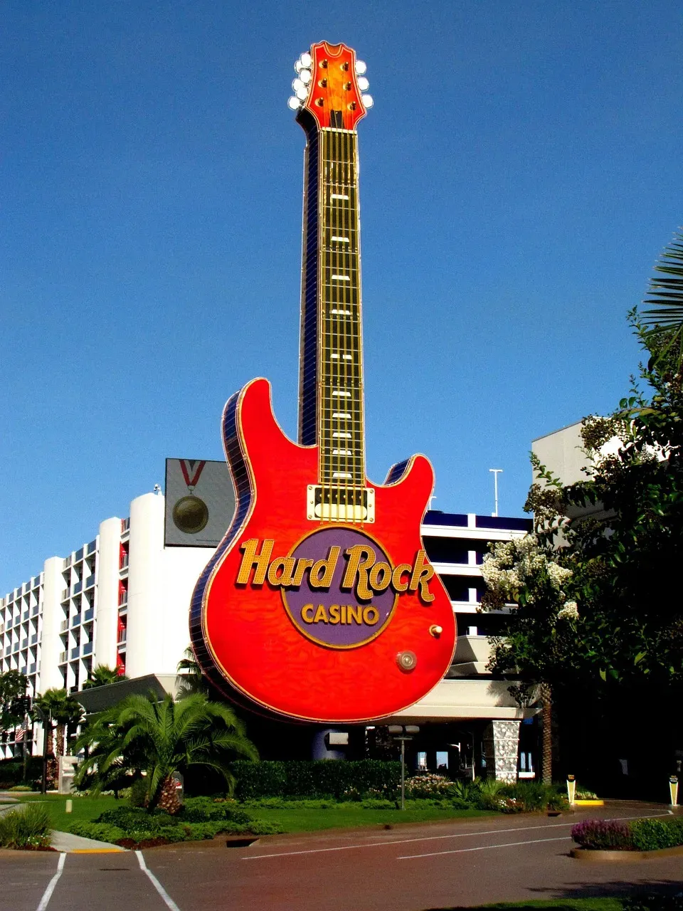 Red Rock Casino Resort: The Crown Jewel of Summerlin Slots (Image Credits: Pixabay)