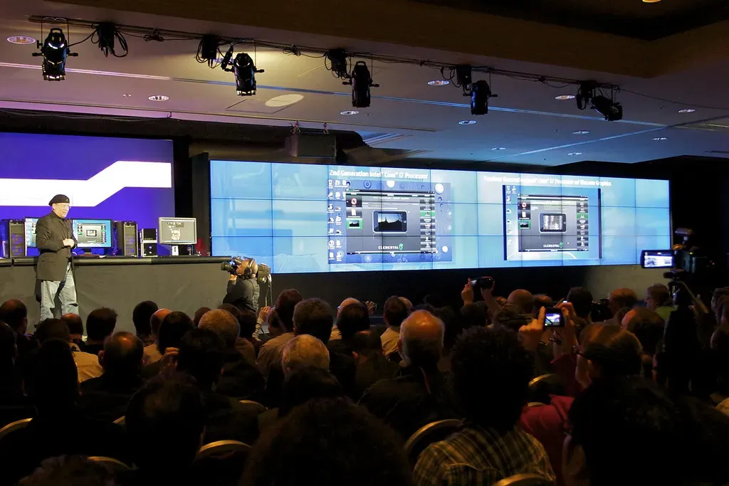 CES: Where the World's Tech Future Gets Traded (Tech.Co (formerly Tech Cocktail), Flickr, CC BY-SA 2.0)