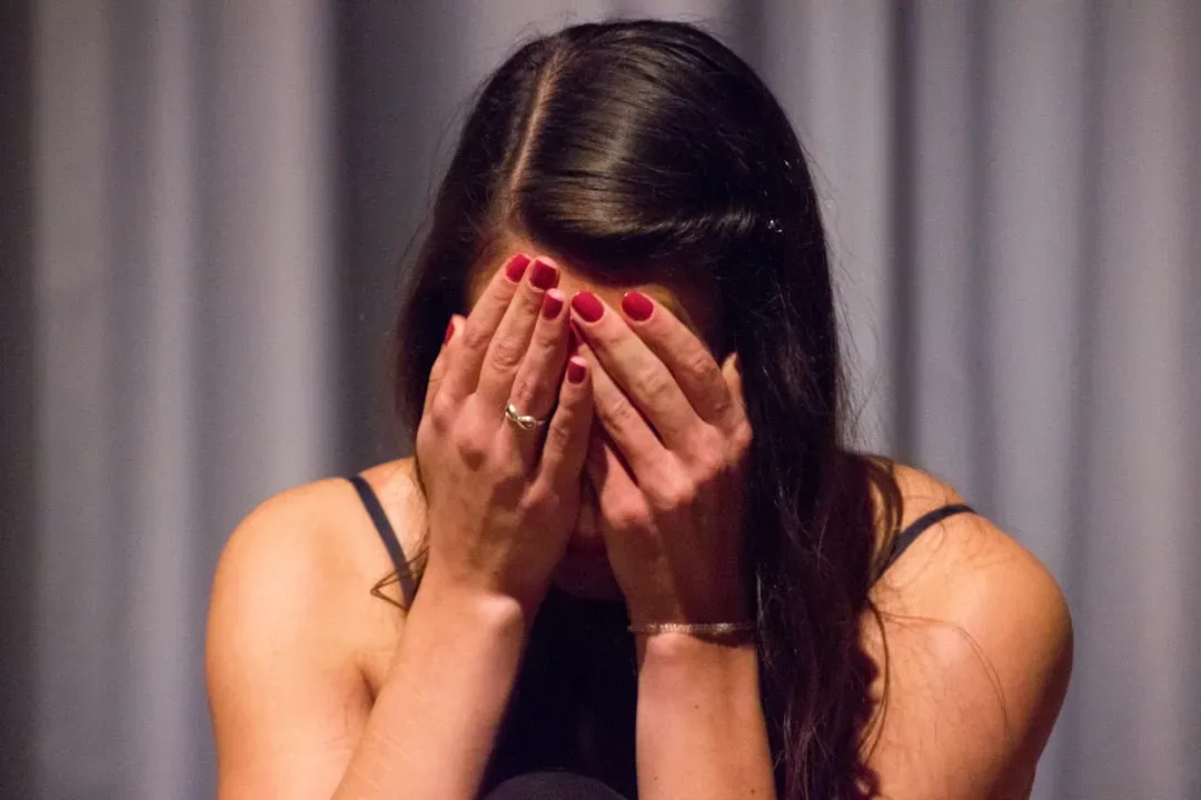 5. Being Pressured into Nudity or Uncomfortable Scenes (Image Credits: Unsplash)
