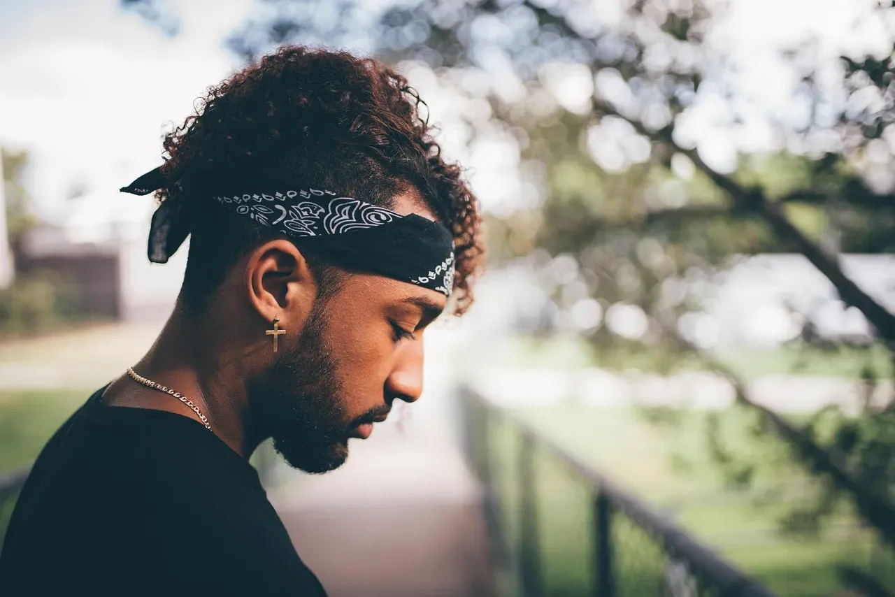 14. A Bandana or Buff (Image Credits: Pixabay)