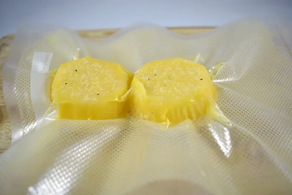 How To Prevent Ice Crystals And Protect Your Frozen Food (sousvideguy, Flickr, CC BY 2.0)