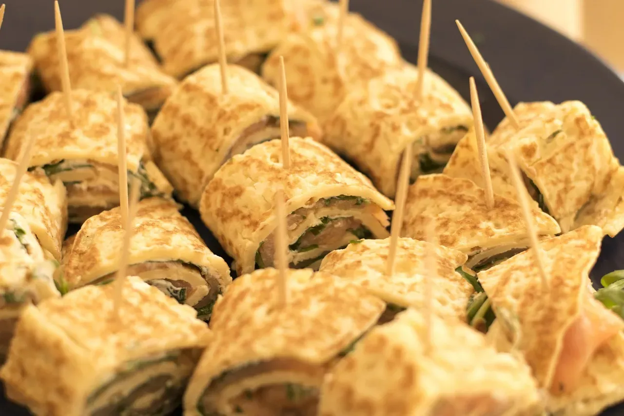 The Fall of Buffet Giants: A Chain Reaction of Closures (Image Credits: Pixabay)