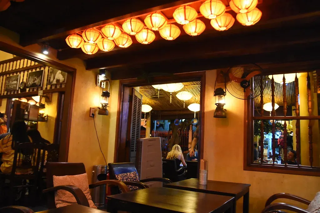 The Best Time to Visit Is Earlier Than You Think - and Mid-Week (shankar s., Flickr, CC BY 2.0)