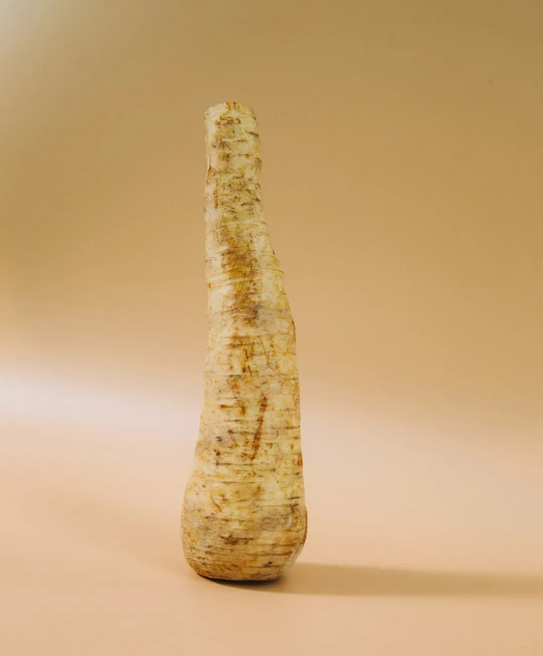 Why Horseradish Became the Perfect Stand-In (Image Credits: Unsplash)