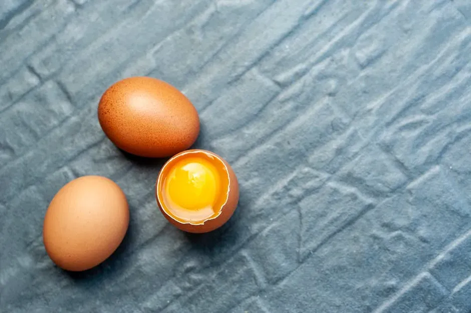 7. Using the Microwave to Heat Sealed or Whole Eggs (Image Credits: Pexels)