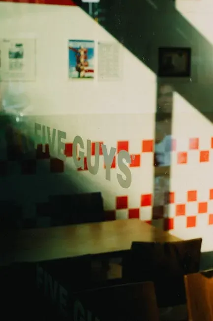 #2: Five Guys - The Bacon Cheeseburger (Image Credits: Pexels)