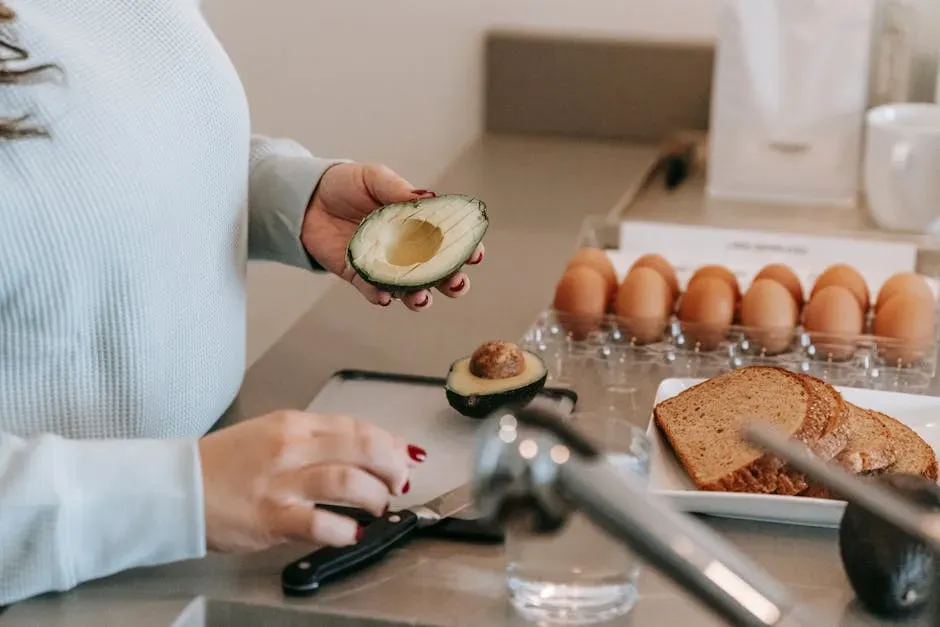 3. The Avocado Slicer: Pretty on Instagram, Useless Everywhere Else (Image Credits: Pexels)