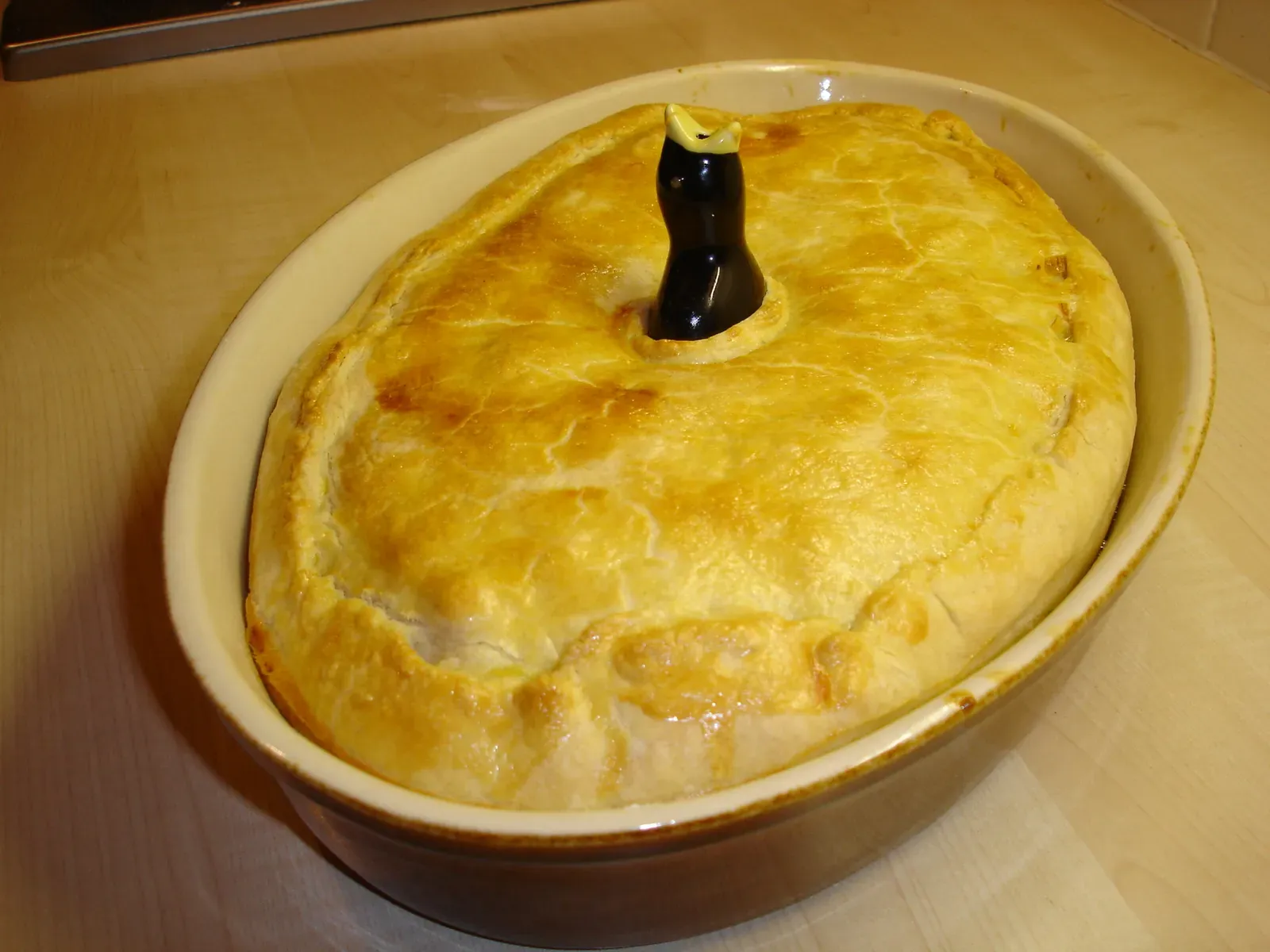 Live Bird Pie (Image Credits: Wikimedia)