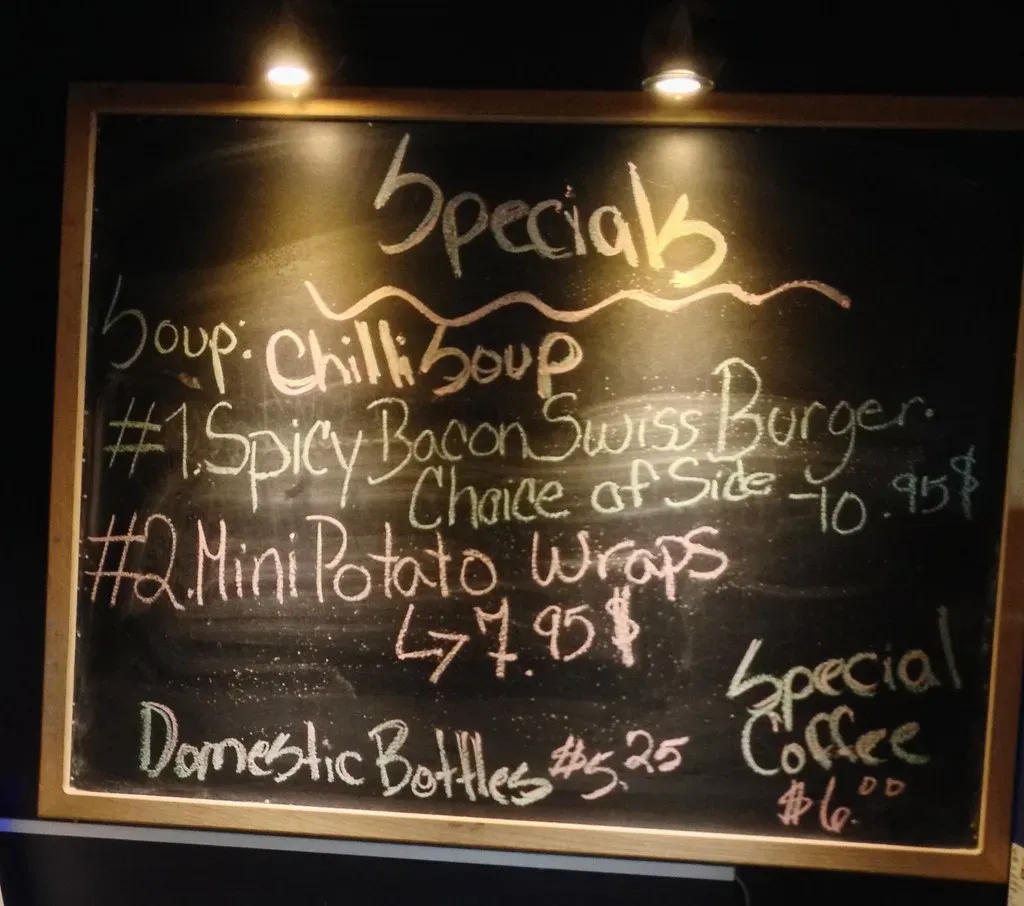 6. "Today's Special" May Actually Be Yesterday's Inventory (tuchodi, Flickr, CC BY 2.0)