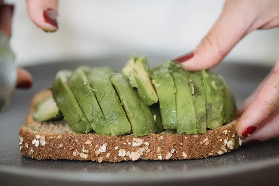 3. Avocado (Plain or on Whole-Grain Toast) (Image Credits: Pexels)