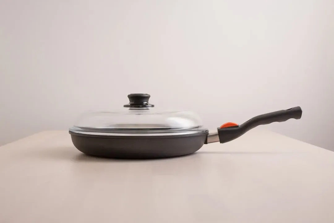 Relying on Non-Stick Cookware at High Heat (Image Credits: Unsplash)
