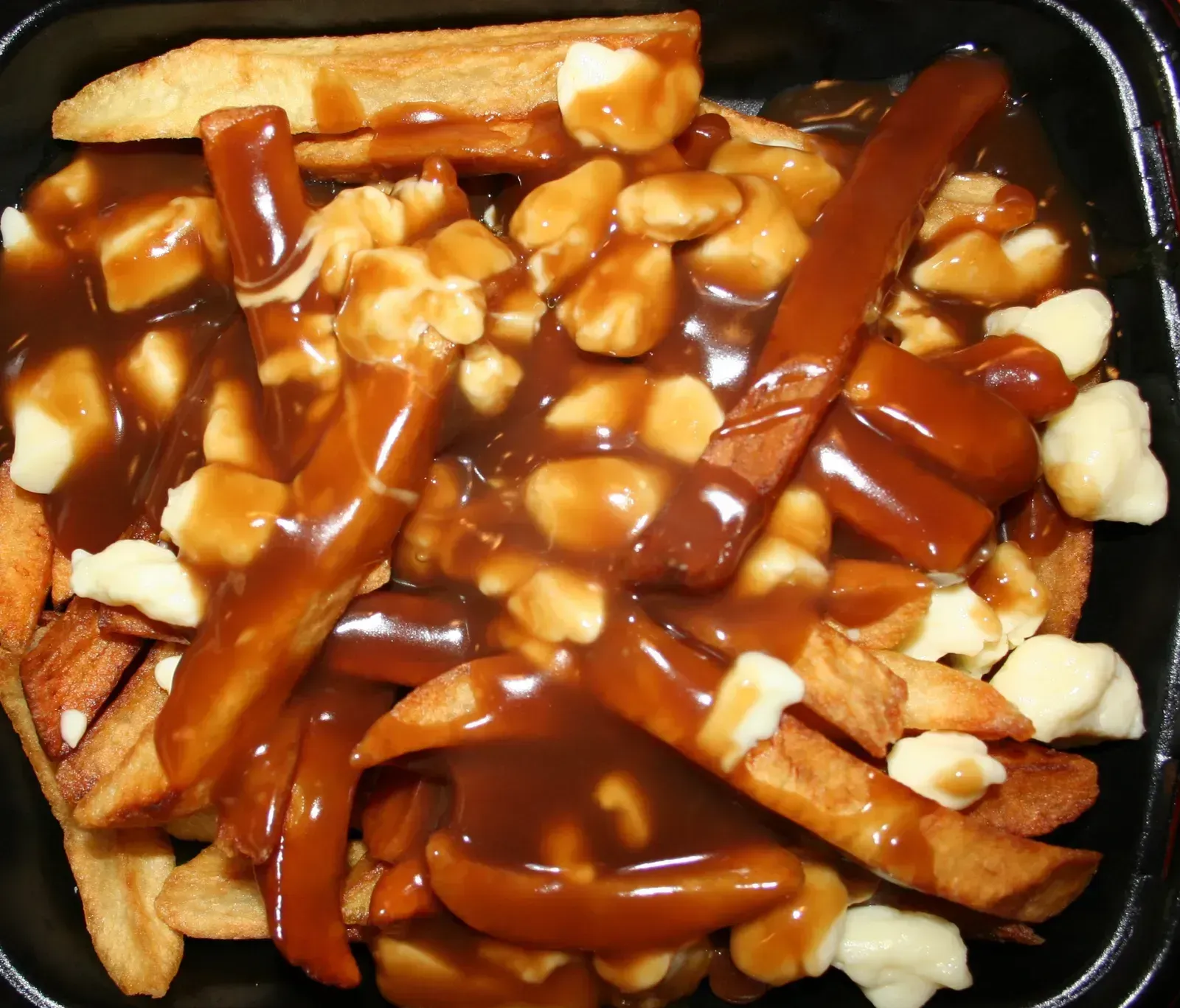 4. Poutine, Canada (Image Credits: By Jonathunder, GFDL 1.2)