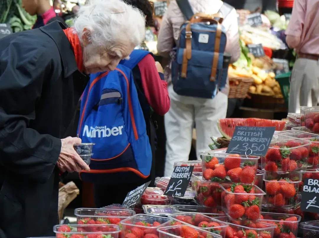 What the Data Actually Says About Retiree Food Spending (Image Credits: Unsplash)