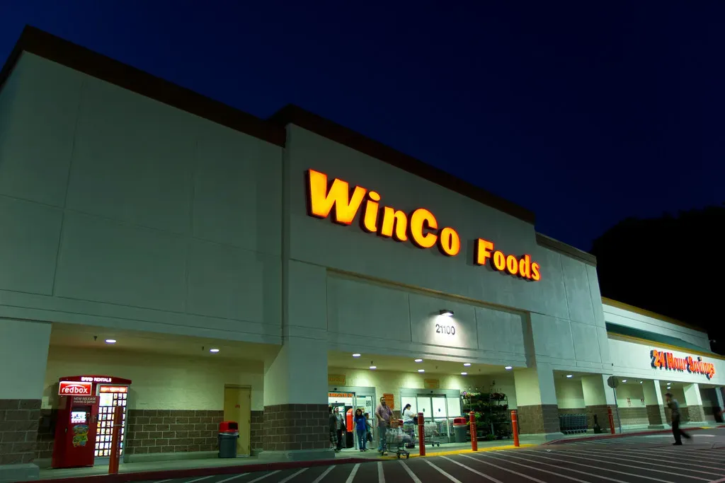 4. WinCo Foods - Warehouse Prices Without the Membership Fee (Atomic Taco, Flickr, CC BY-SA 2.0)