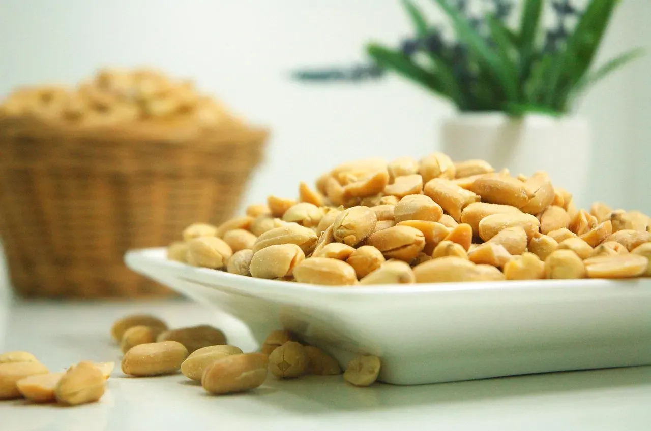 5. Peanuts: More Powerful Than Their Legume Status Suggests (Image Credits: Pixabay)