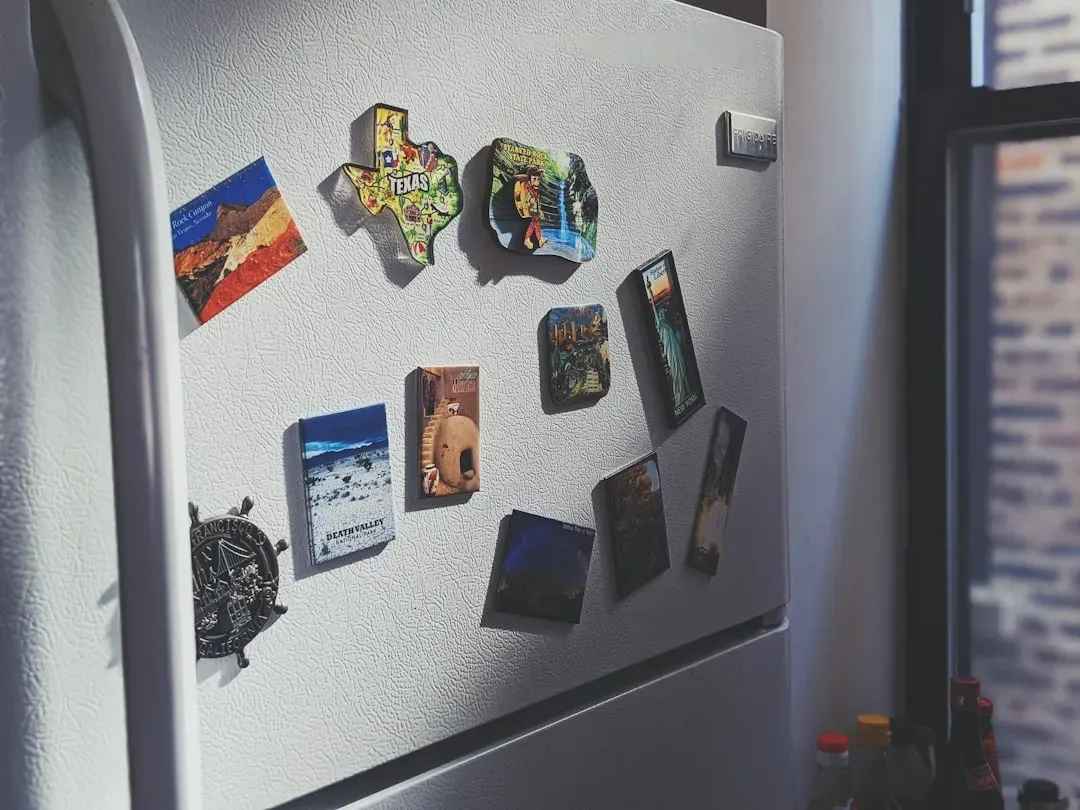 Refrigerator Magnets and Papers (Image Credits: Unsplash)