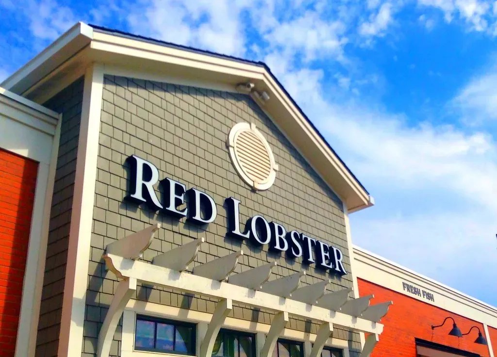 2. Red Lobster: The Endless Shrimp Problem Nobody Talks About Enough (Image Credits: Flickr)