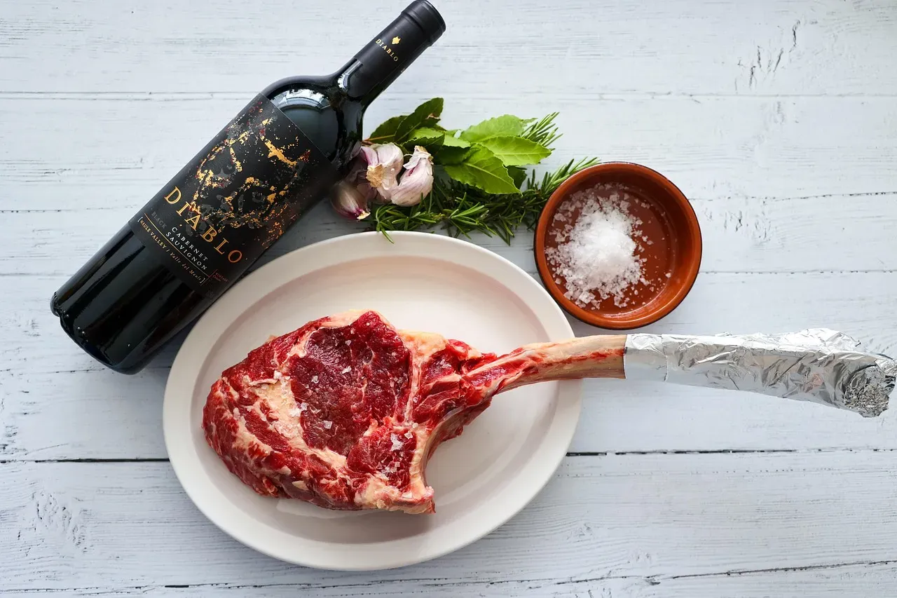 Tomahawk Ribeye – Instagram Over Substance (Image Credits: Pixabay)
