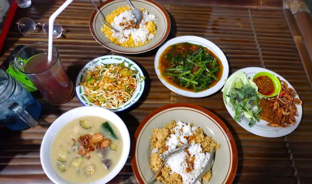 6. They Seek Out Global Flavors With Genuine Curiosity (Image Credits: Unsplash)