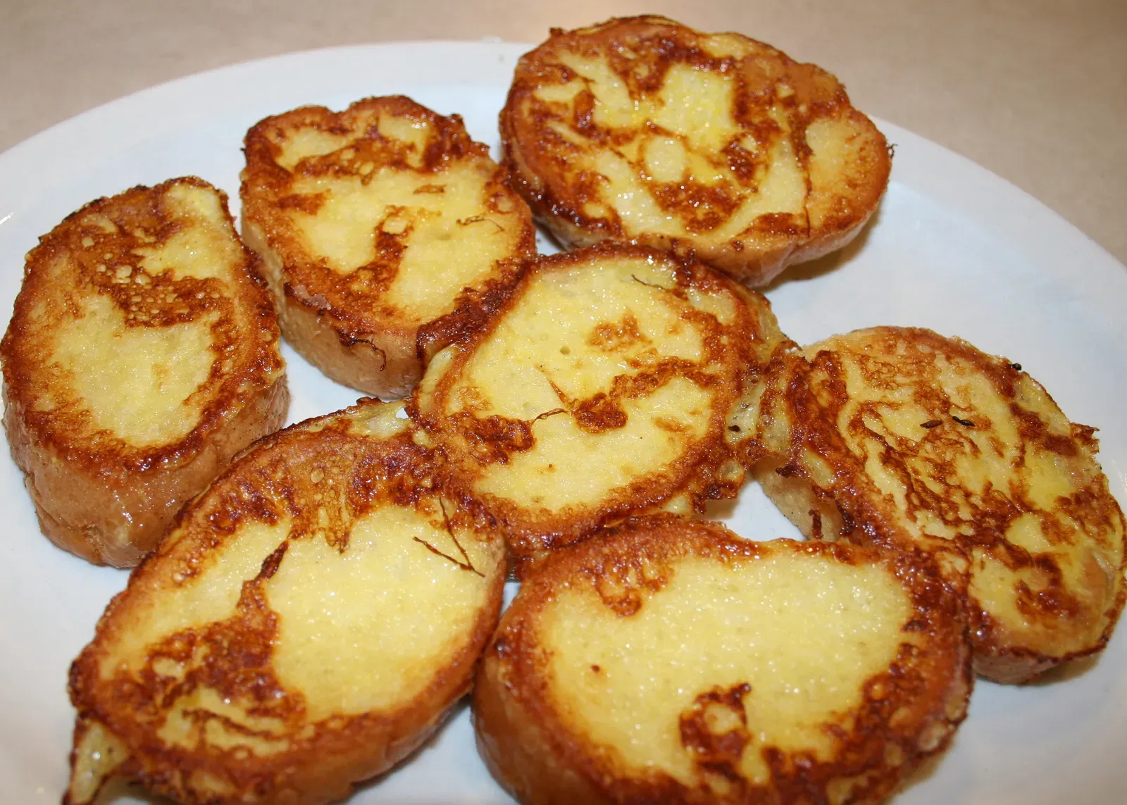 3. French Toast (By Jonathunder, CC BY-SA 3.0)
