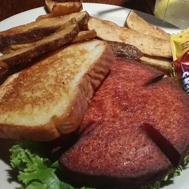 10. Fried Bologna (bnpositive, Flickr, CC BY-SA 2.0)