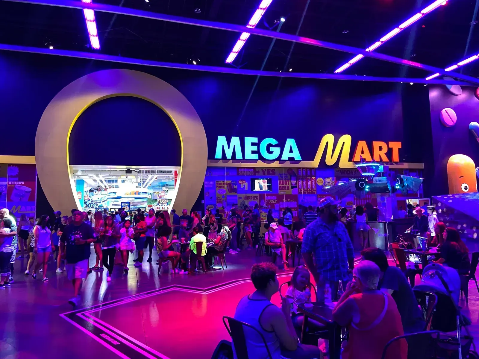 4. Explore Meow Wolf's Omega Mart at AREA15 (Image Credits: By Troutfarm27, CC BY-SA 4.0)