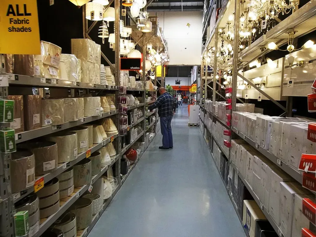 4. Shopping at Discount and Warehouse Stores (steve p2008, Flickr, CC BY 2.0)