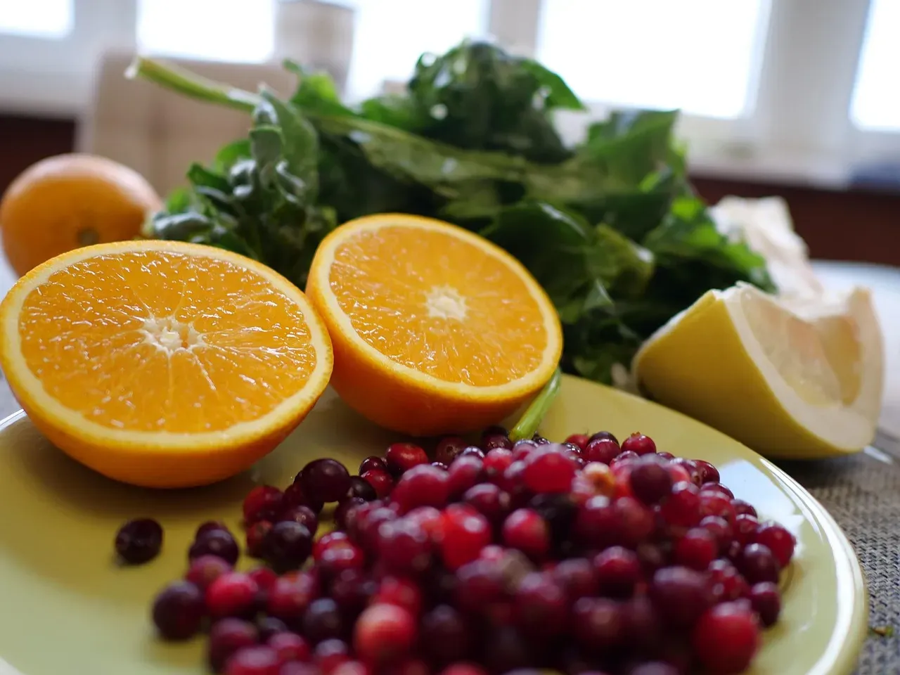 3. Spinach and Citrus: The Iron Absorption Game-Changer (Image Credits: Pixabay)