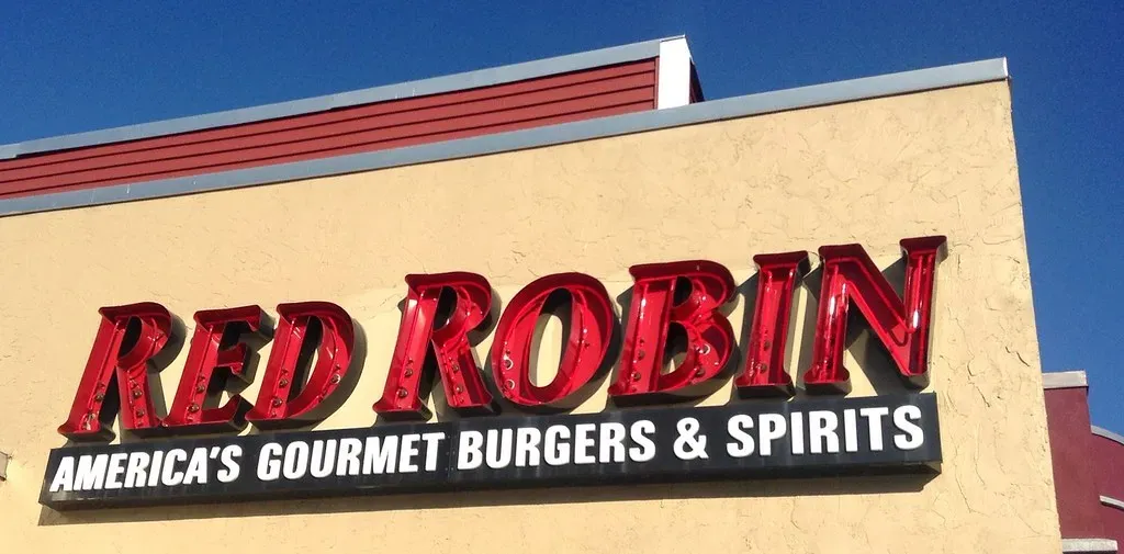 10. Red Robin - A Burger Chain Running Out of Road (JeepersMedia, Flickr, CC BY 2.0)